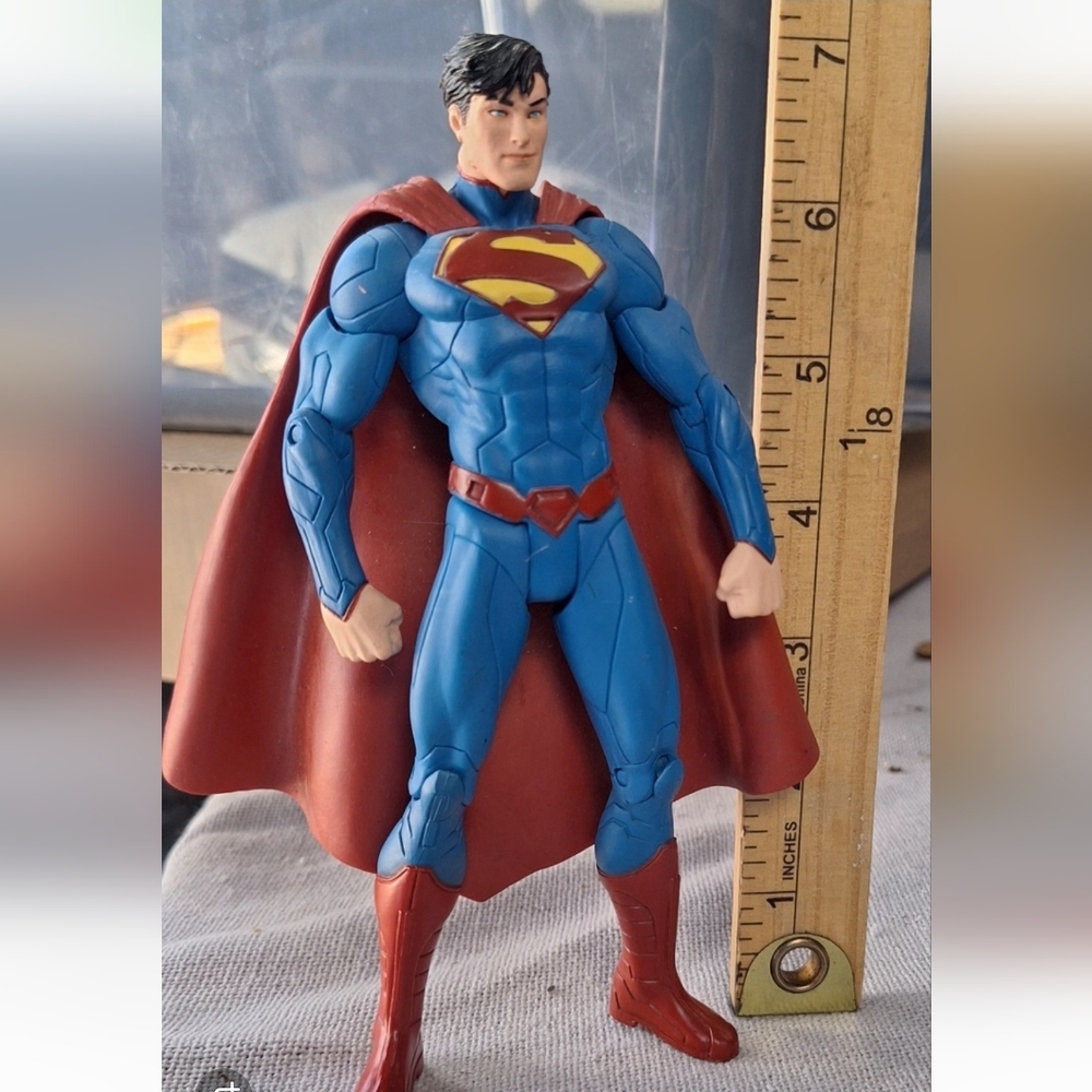 DC Comics Superman Collectible Action Figure - Blue and Red - Picture 10 of 12